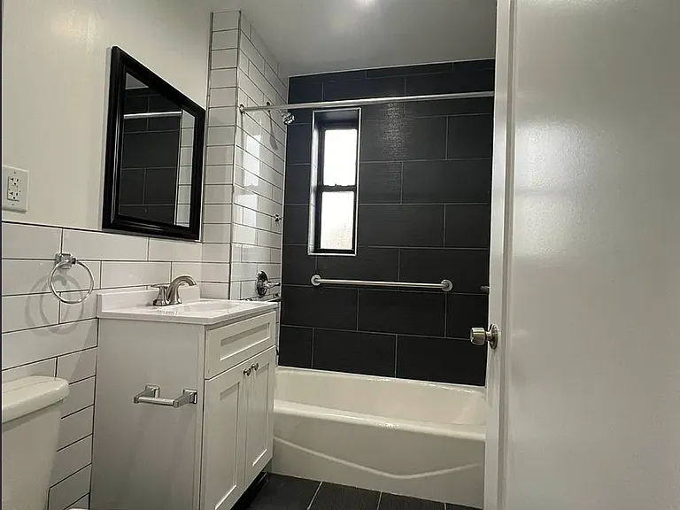 2391 Davidson Ave #5B — Photo 6