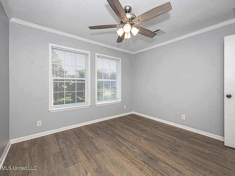 6003 E Lamar St — Photo 36