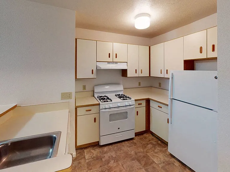 Tracy Creek Apartment Homes — Photo 66
