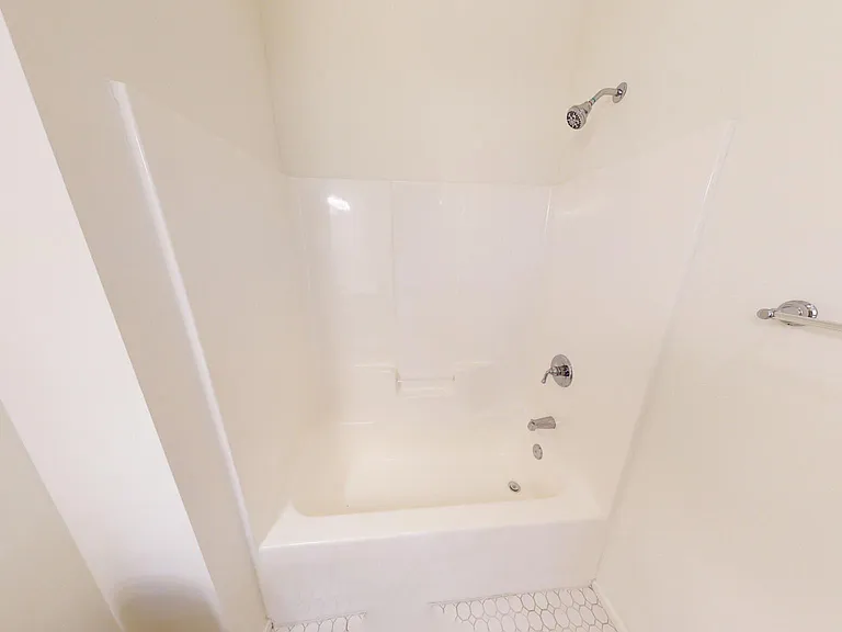 509 Baronne St #101 — Photo 13