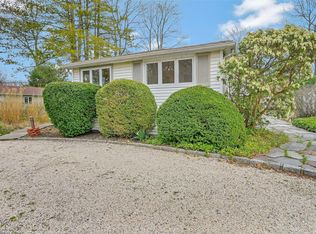 82 Browns Rd, Huntington, NY 11743