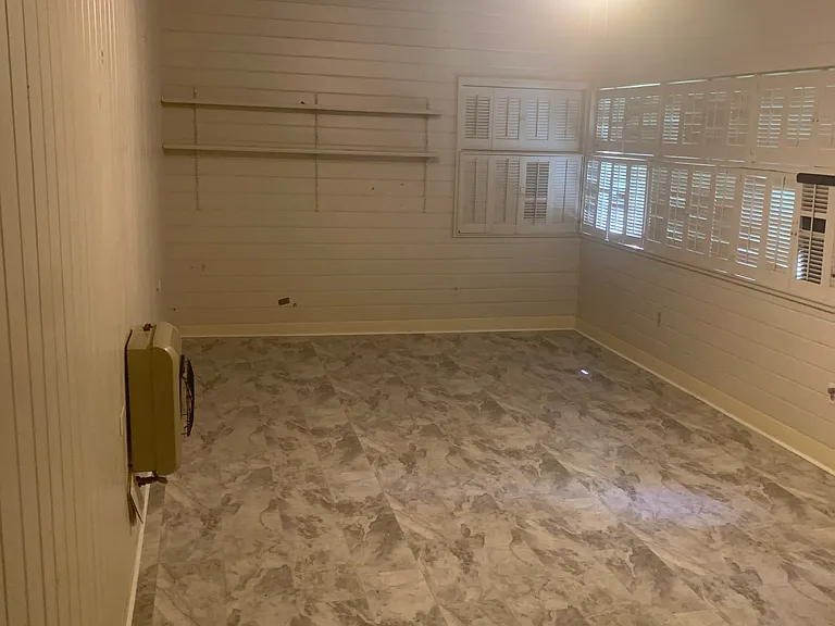 109 Browning Ave — Photo 5