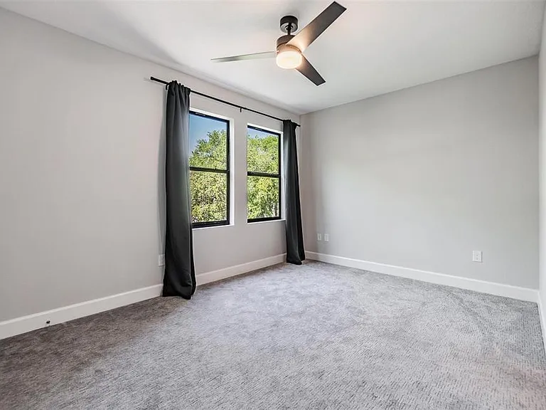 1302 W Carmen St #1 — Photo 14