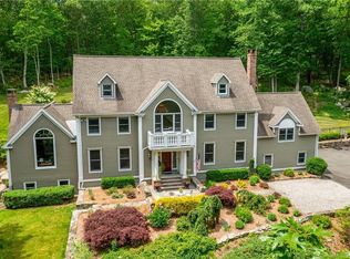 106 Boggs Hill Rd, Newtown, CT 06470