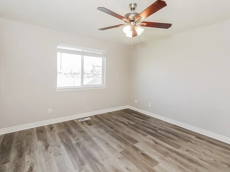 1681 E Tumwater Ln — Photo 10