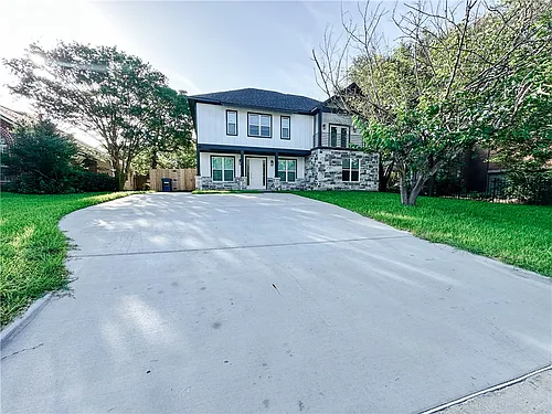 1307 Bayou Woods Dr Photo 1