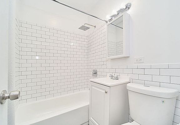 4th image of 317 W 74th St #4AA