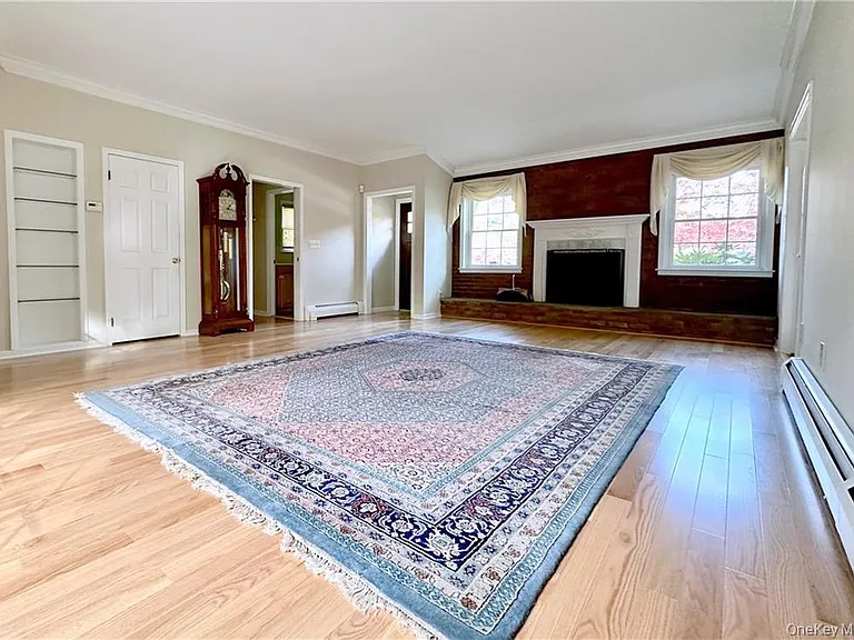 12 Ervilla Dr — Photo 4