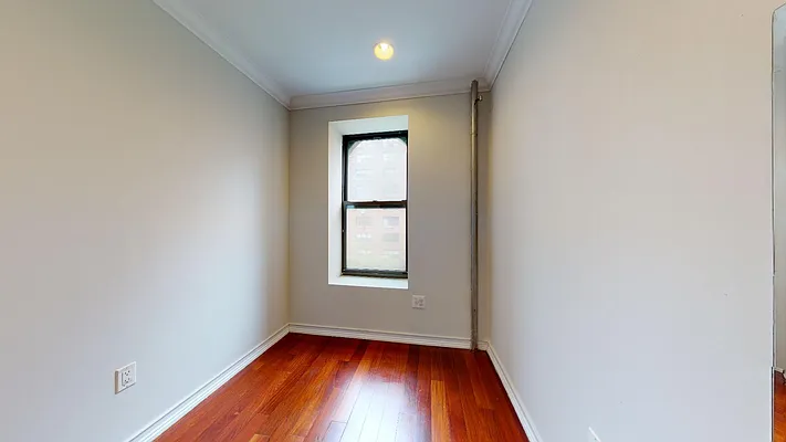 Rented by Bond New York | media 23