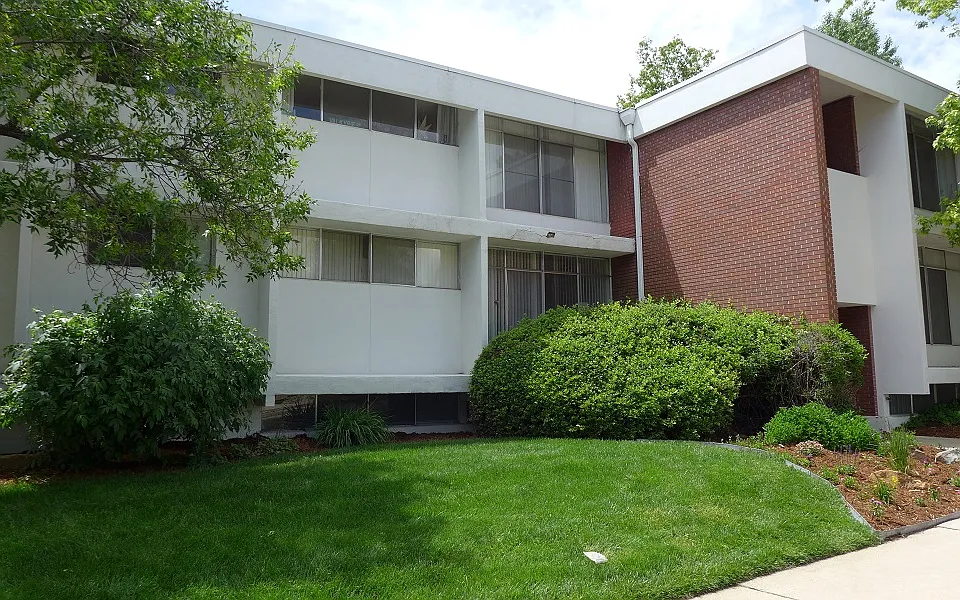 2655 Mapleton Ave #103