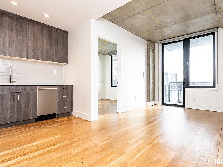 824 E New York Ave #3C — Photo 1