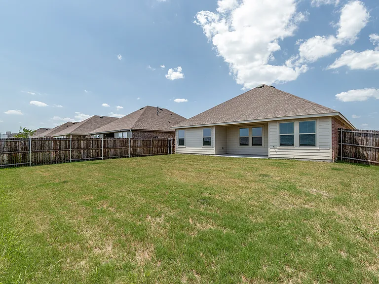 625 Summit Pass Ln — Photo 16