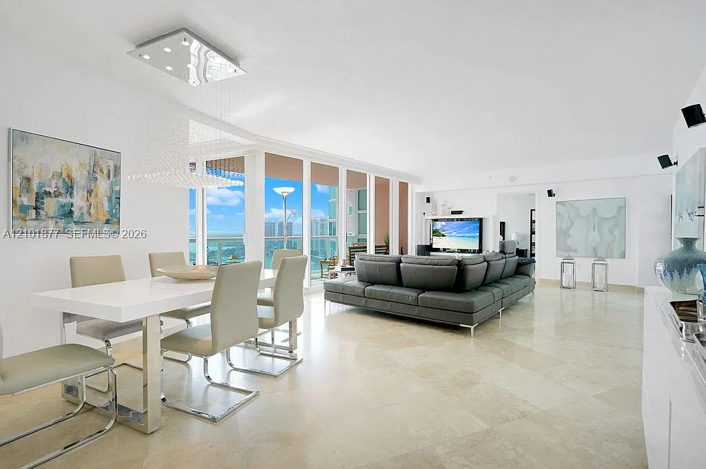 100 Hidden Bay Condo — Photo 1