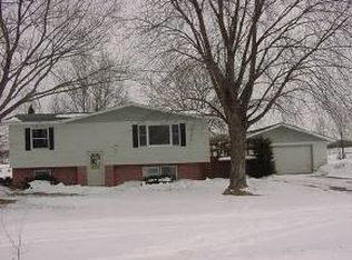 9521 Silver Spring St, Suring, WI 54174