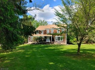 771 Sidney Rd W, Pittstown, NJ 08867