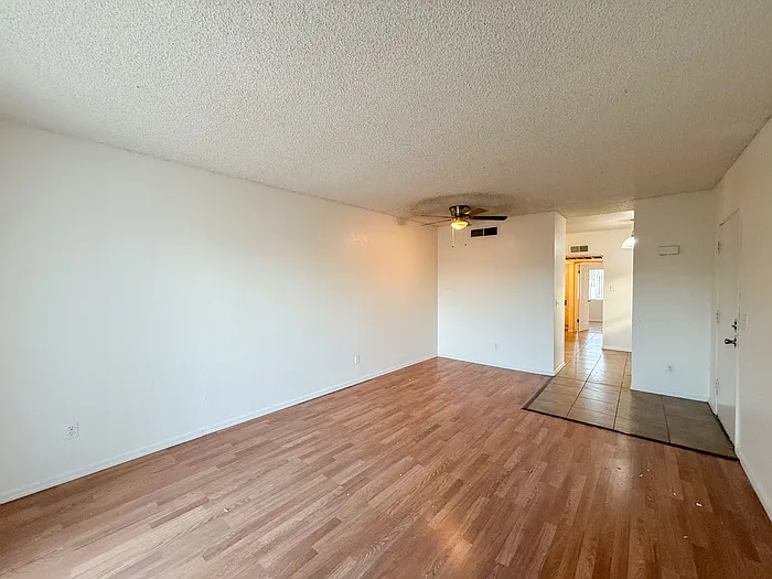 2 bed, 2.0 bath, 904 sqft, $995 — Photo 3
