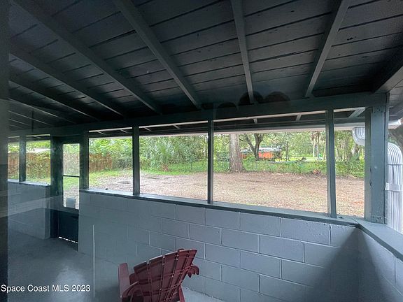 4th image of 2803 E Hickory Cir