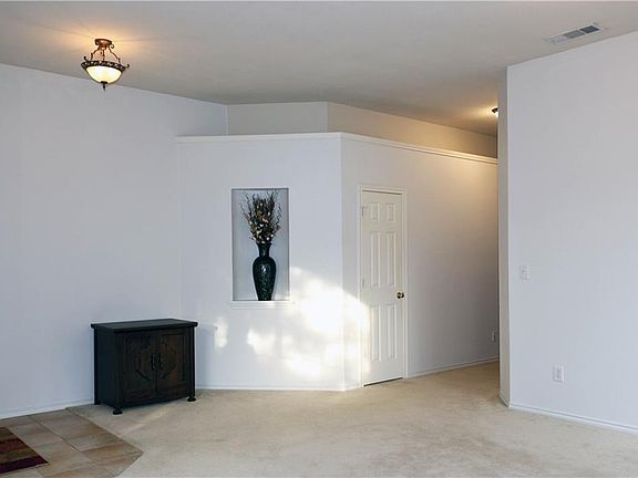 4th image of 2214 Spruce Cir