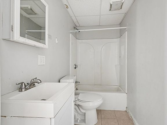 2nd image of 344 Jencks St APT 3