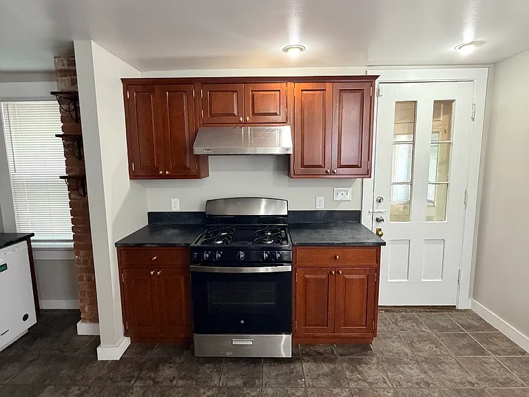 103 S Water St — Photo 8