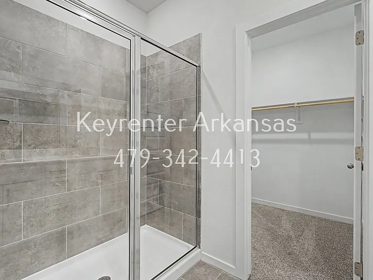 4808 Planetree St — Photo 10