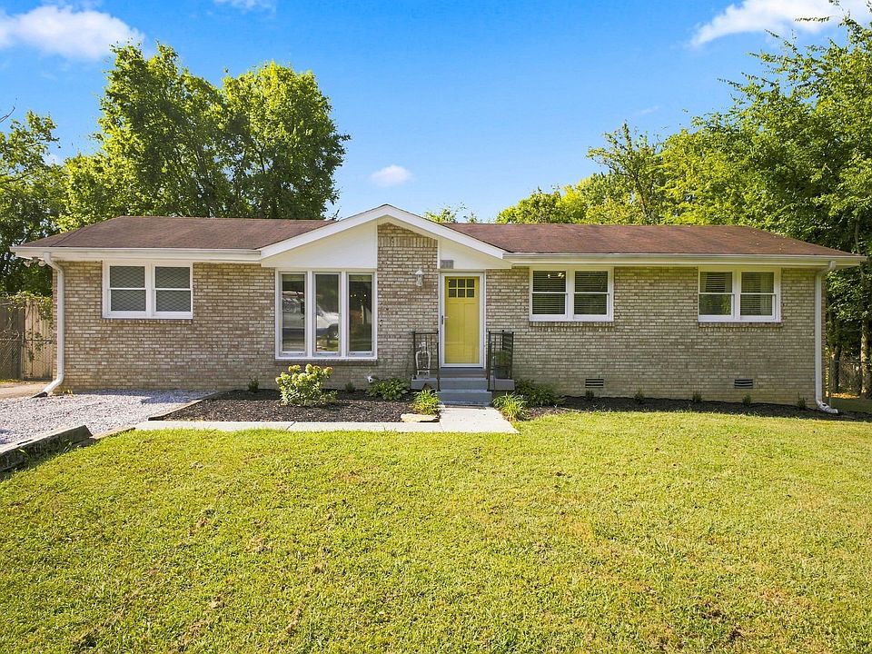 1st image of 217 Oak Dr