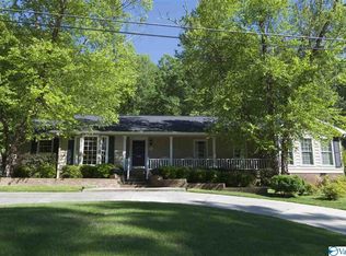 1813 Wyeth Dr, Guntersville, AL 35976