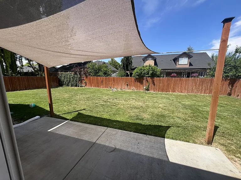 1820 W Camelot Dr — Photo 23