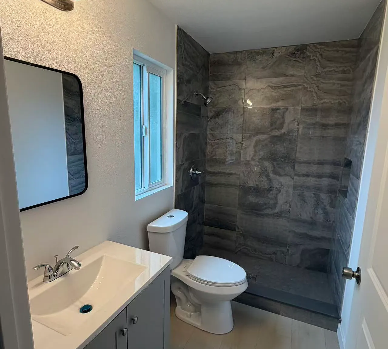 3 bed, 1000 sqft, $3,100 — Photo 4