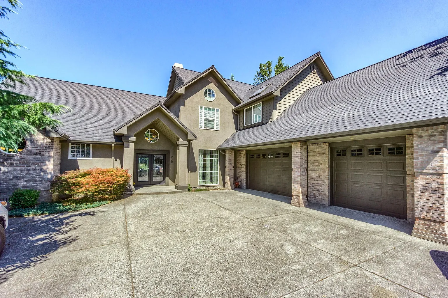 820 Saint Andrews Way photo 1