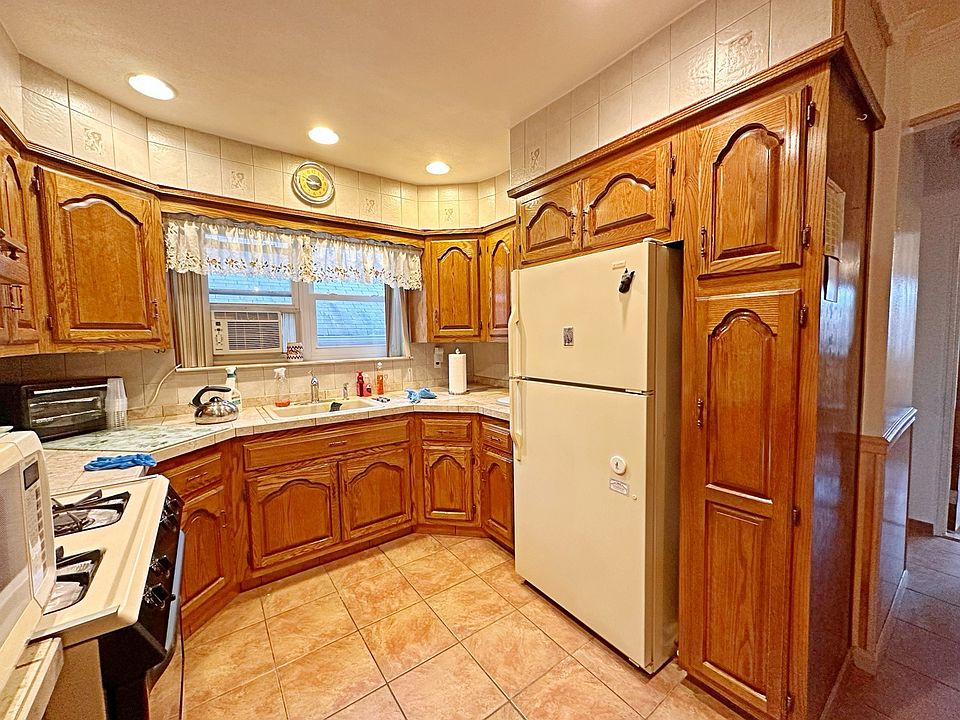1st image of 2175 E 37th St #3