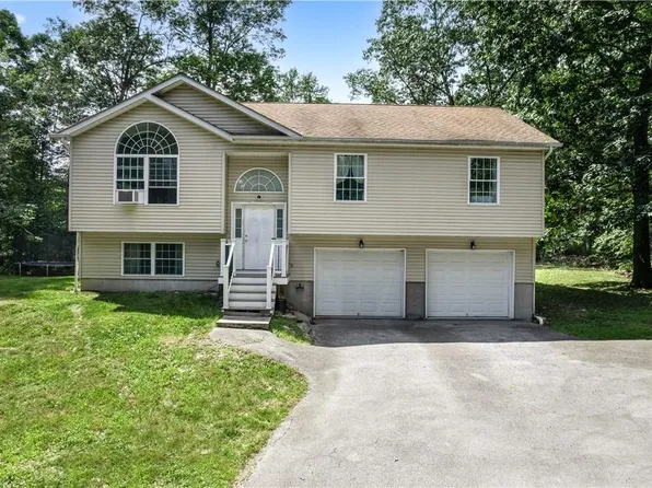 41 Krystal Lane, Wallkill, NY 12589