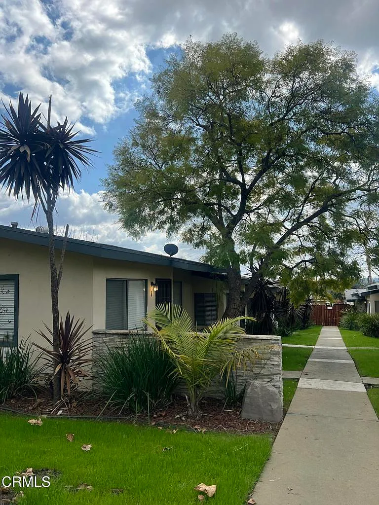 2 bed, 1.0 bath, 850 sqft, $2,495 — Photo 2