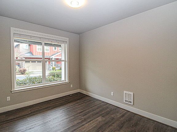 4th image of 1418 184th Pl SE