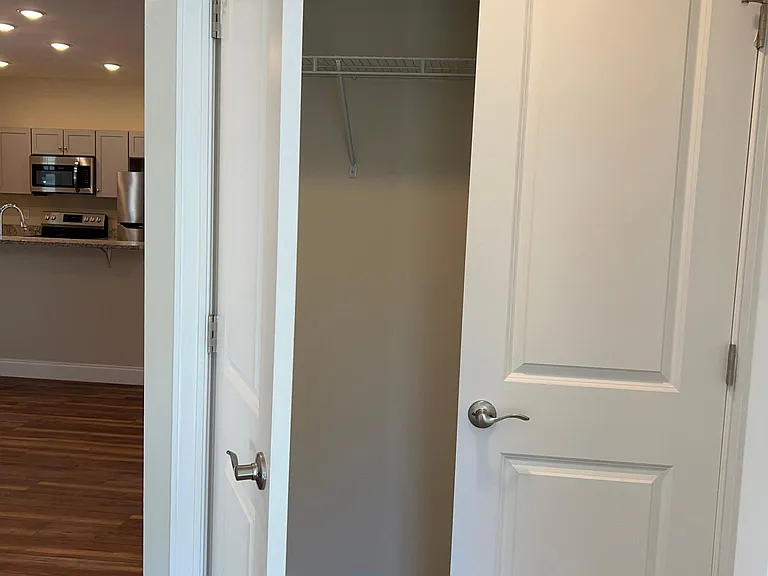 Linen Closet between bedrooms.