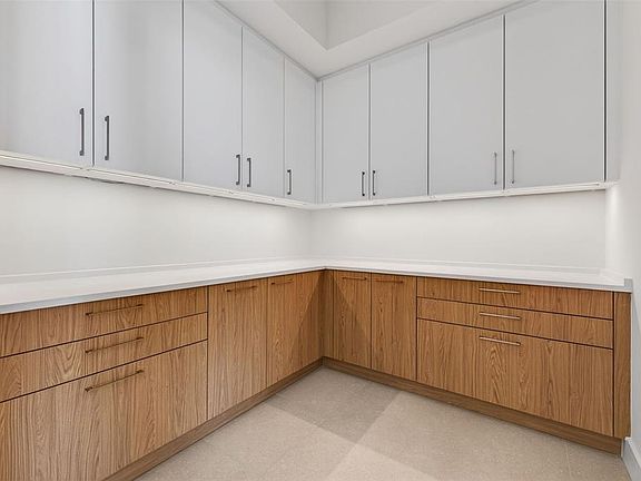 5th image of 275 1ST AVENUE S #4202