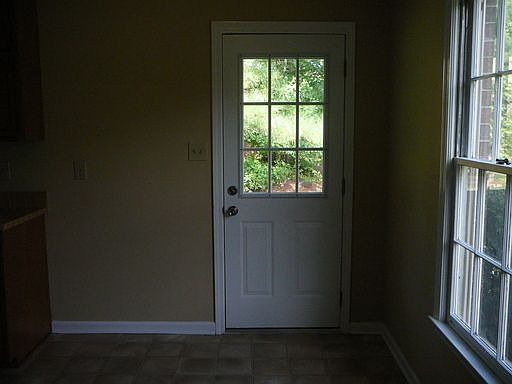 3rd image of 130 Brandon Ln