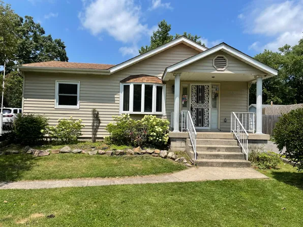 1434 W 3rd St, Hobart, IN 46342