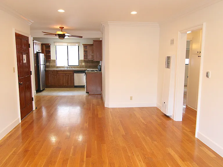 632 N Sweetzer Ave #8 — Photo 2