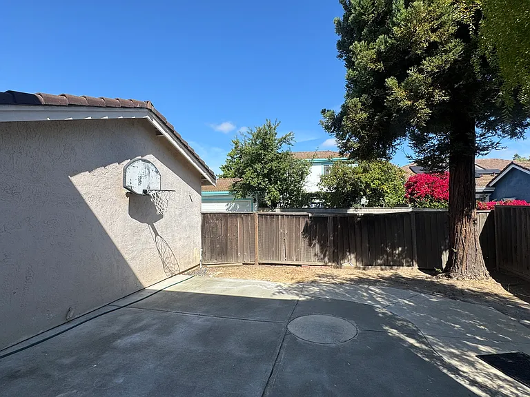 4195 Horatio Way — Photo 23