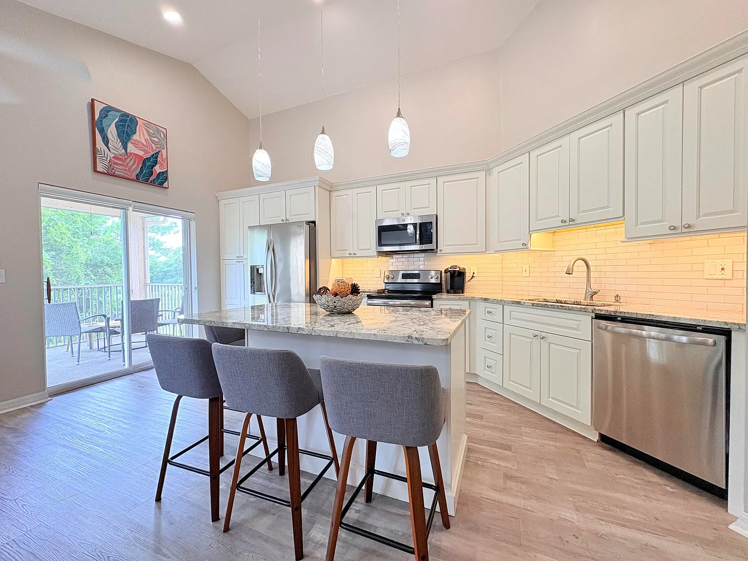 1 bed, 1.0 bath, 850 sqft, $1,850 — Photo 3