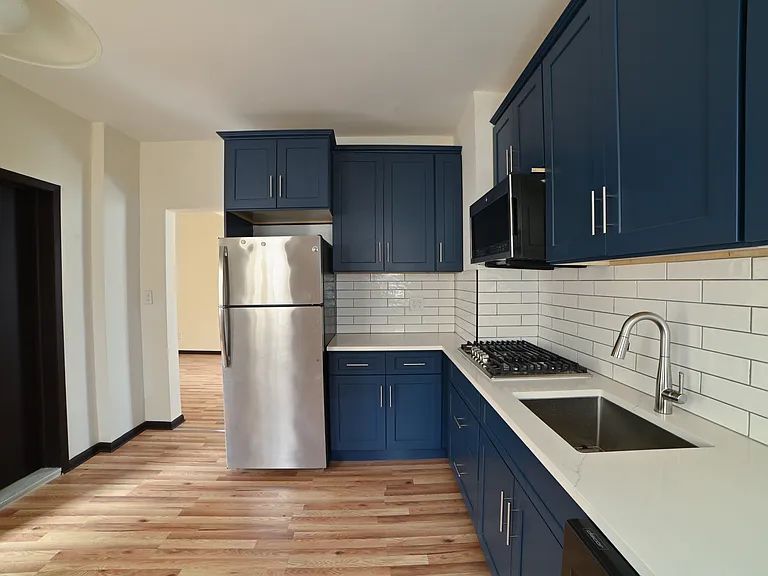 25-90 37th St #2 — Photo 3