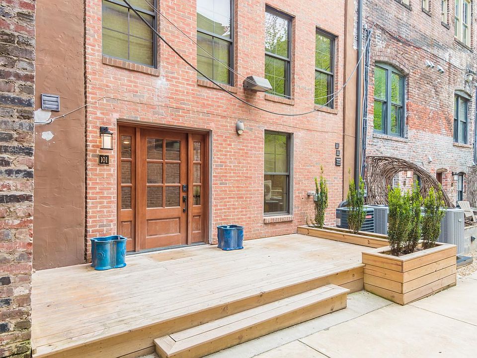 1st image of 109 S Gay St #1