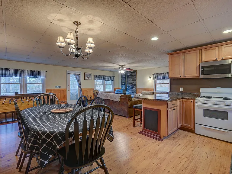 30 Middle Shore Dr — Photo 9