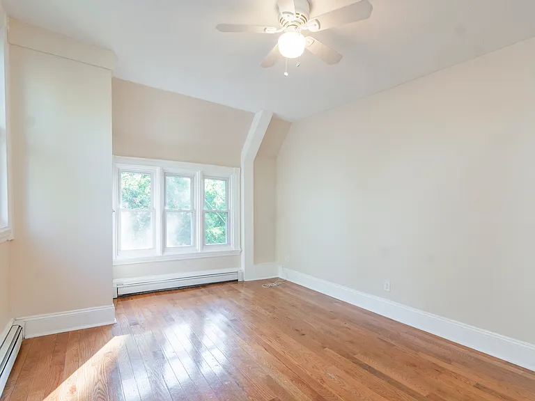 291-293 Nassau St #111 — Photo 15