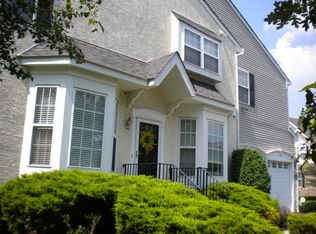 32 Longview Ln, Newtown Square, PA