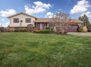 8017 Canyon Rd, Hebron, OH 43025