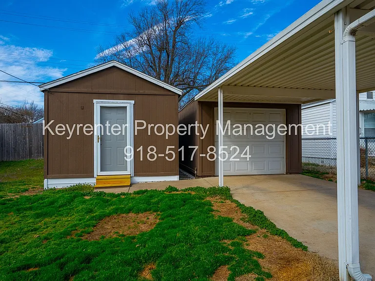 2232 S Marion Ave — Photo 5