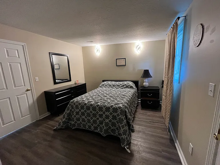 204 W Railroad St #5 — Photo 5