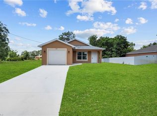 3207 28th St SW, Lehigh Acres, FL 33976